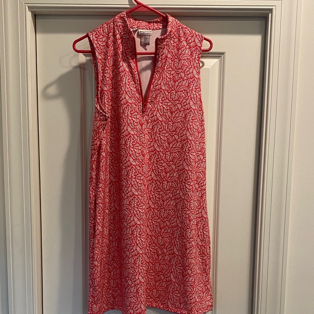 Tommy Bahama Coral Pink Printed Sleeveless Shift Dress with pockets